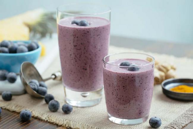 Blueberry Pineapple Ginger Smoothie